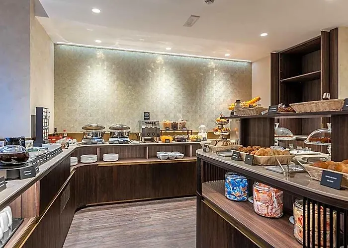 Otel Raffaello - Sure Collection By Western Roma