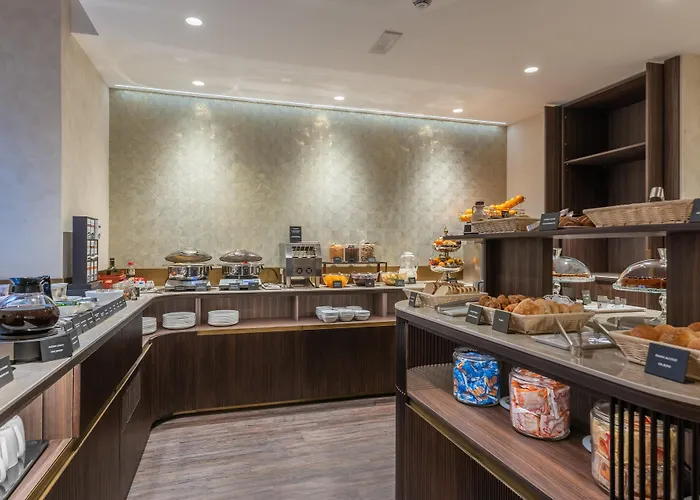 Hotel Raffaello - Sure Collection By Western Roma
